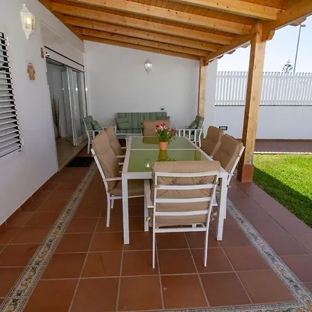 Holycan Bungalow - Solarium & Garden Holiday home *
