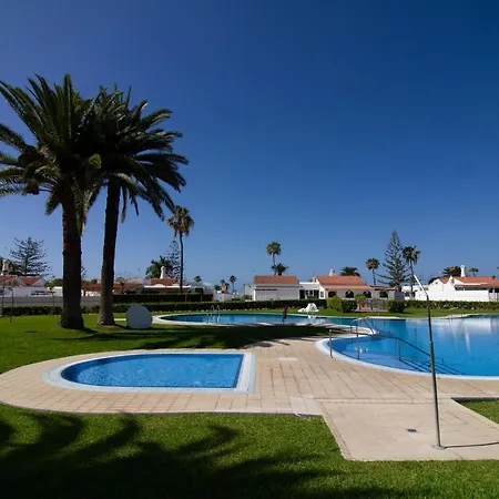 Holycan Bungalow - Solarium & Garden Holiday home *